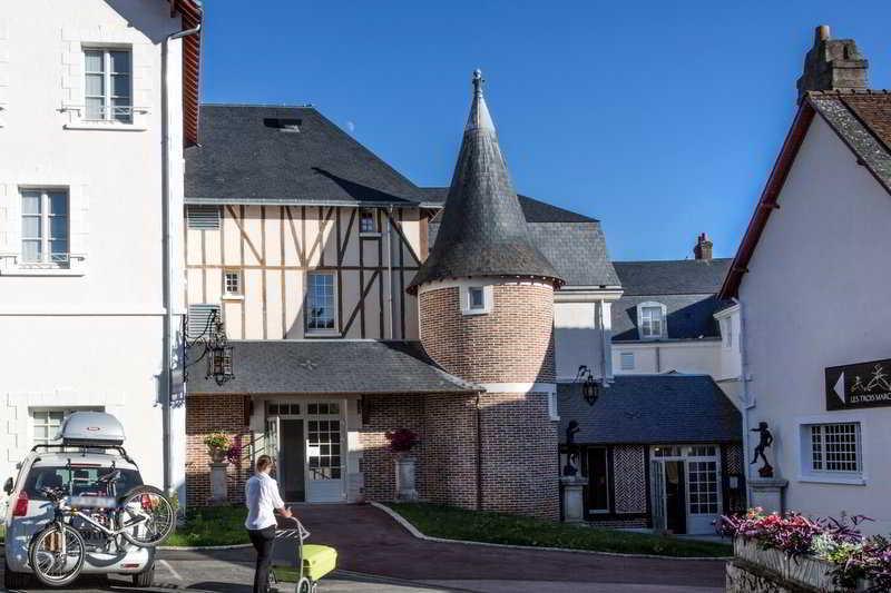 Relais Des Trois Chateaux Hotel-Restaurant - Teritoria Кур-Шеверни Екстериор снимка