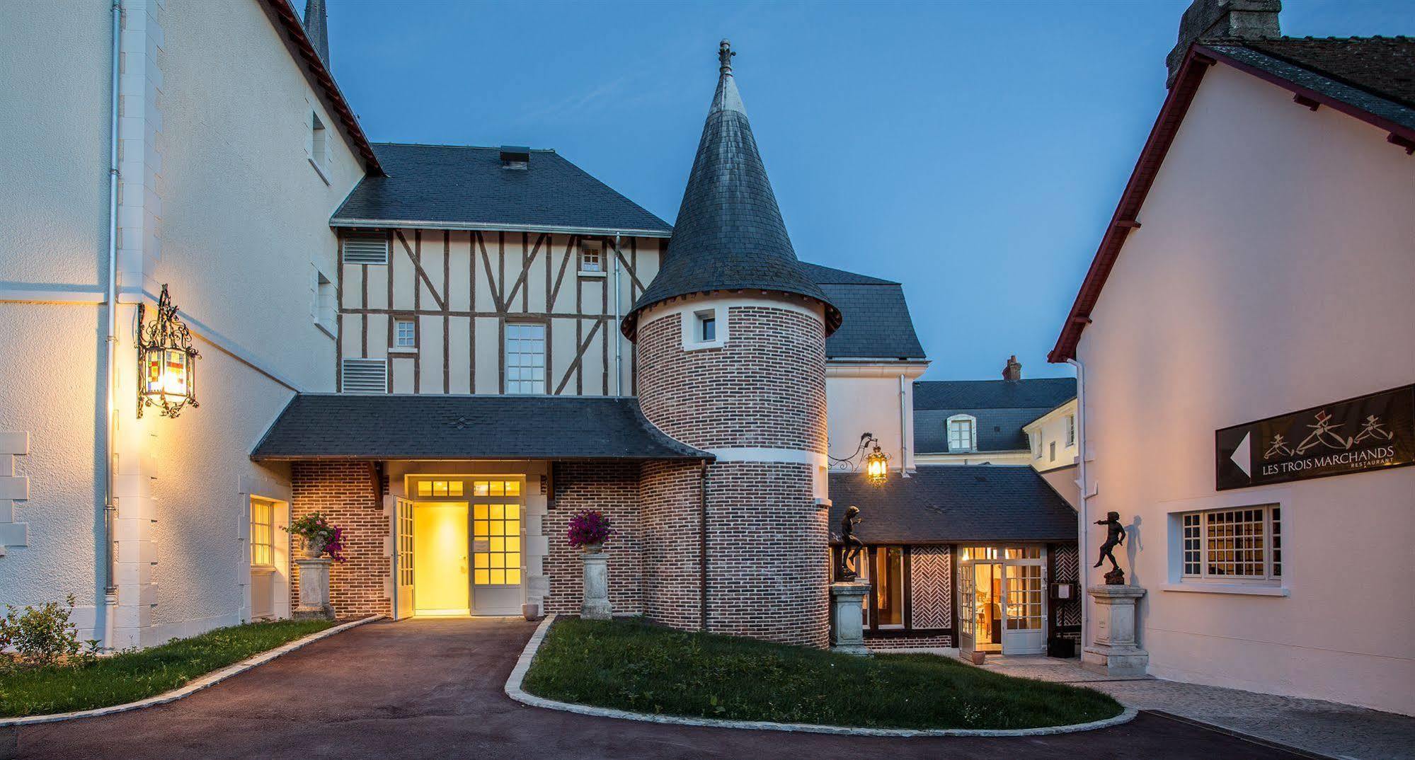 Relais Des Trois Chateaux Hotel-Restaurant - Teritoria Кур-Шеверни Екстериор снимка